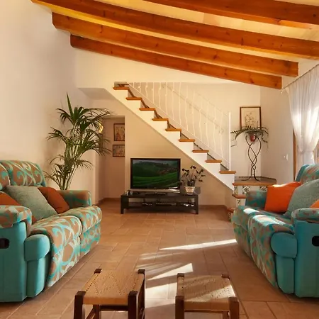 Sleeps 4 Air Con Villa *