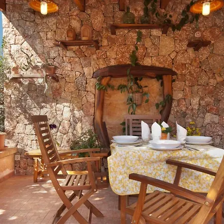 Sleeps 4 Air Con