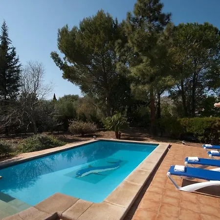 Sleeps 4 Air Con