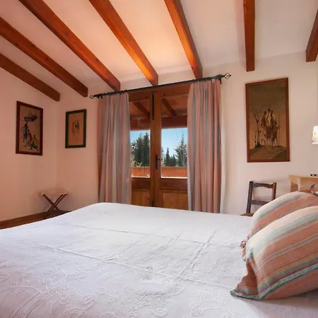 Villa Sleeps 4 Air Con